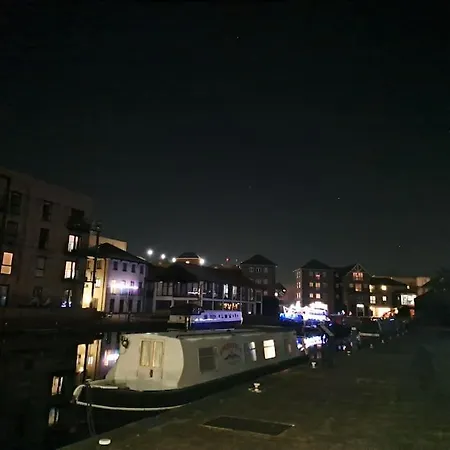 Unique Narrowboat In Town Centre Chelmsford Essex Hotel Exterior photo